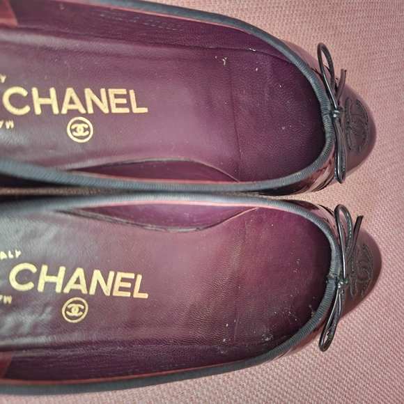 Authentic Chanel Patent Leather Ballet Flats 35 - Picture 9 of 12
